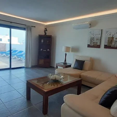 Perdomo Vila *